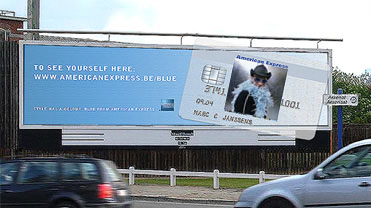 Je eigen foto op een billboard van American Express