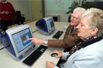 Steeds meer ouderen zoeken op internet naar informatie over gezondheid